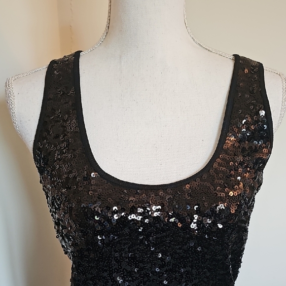 Express Black and Gold Sequin Fitted Tank Top - Picture 2 of 5